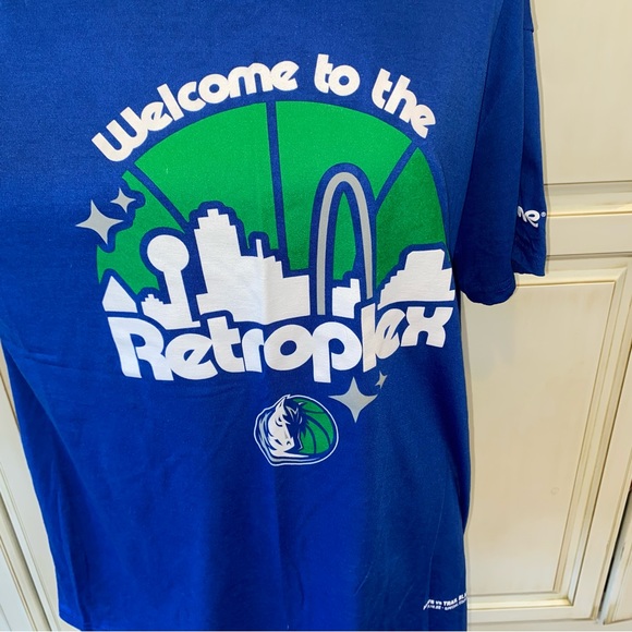 Dallas Mavericks Size XL Blue 2022 City Edition Retroplex Short Sleeve Shirt - Picture 7 of 14